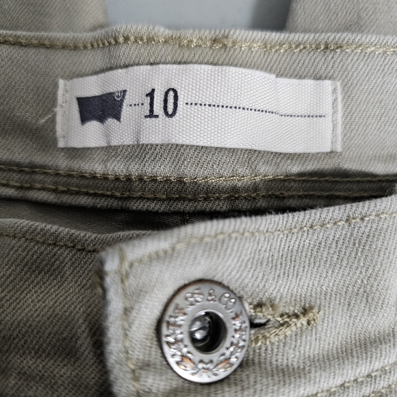 Levis Khaki Bermuda 10" Dad Jean Shorts Womens Size 10 - Picture 5 of 6